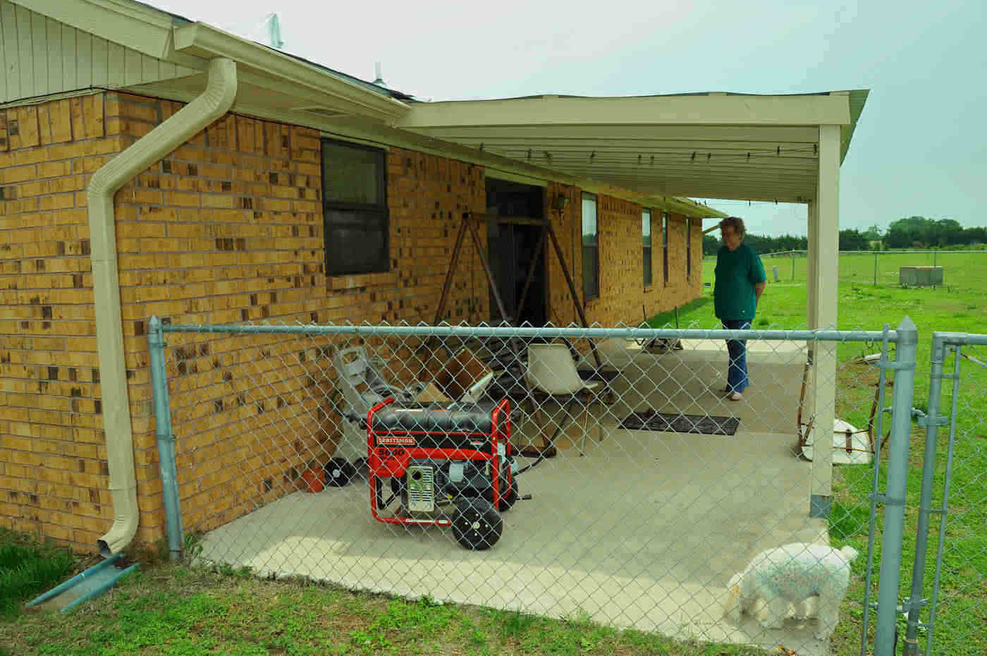 Electric generator outdoors