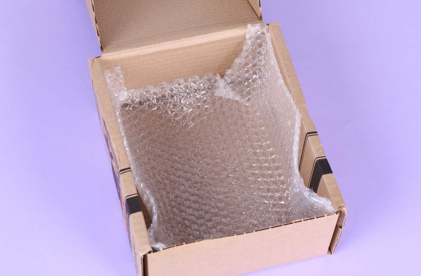 Cardboard box lined with bubble wrap - - How to reduce the noise of a mixer grinder